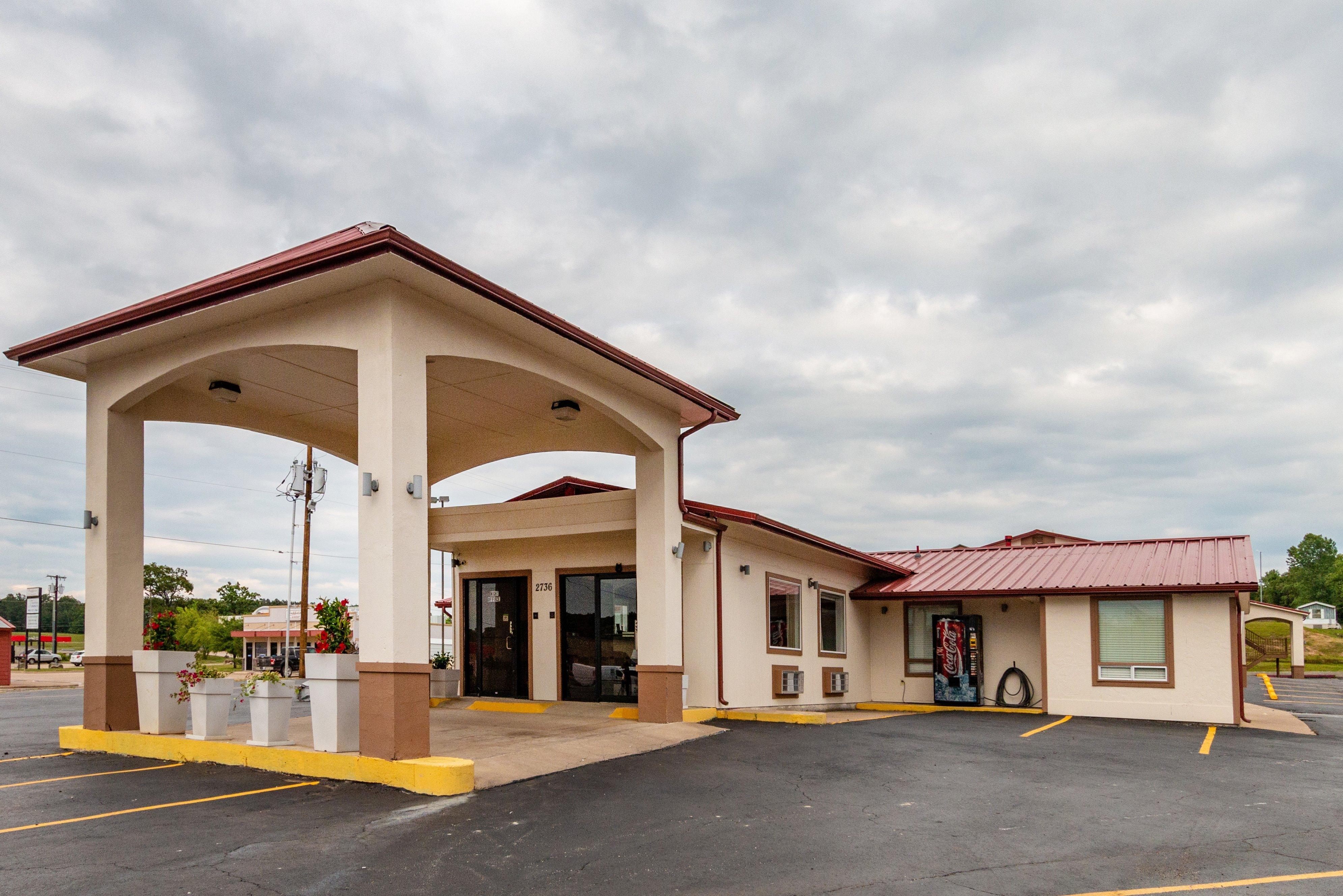 Red Roof Inn Buffalo, Tx Buitenkant foto