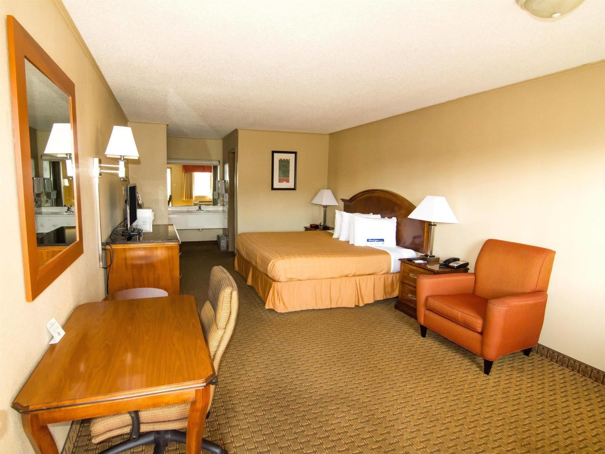 Red Roof Inn Buffalo, Tx Buitenkant foto